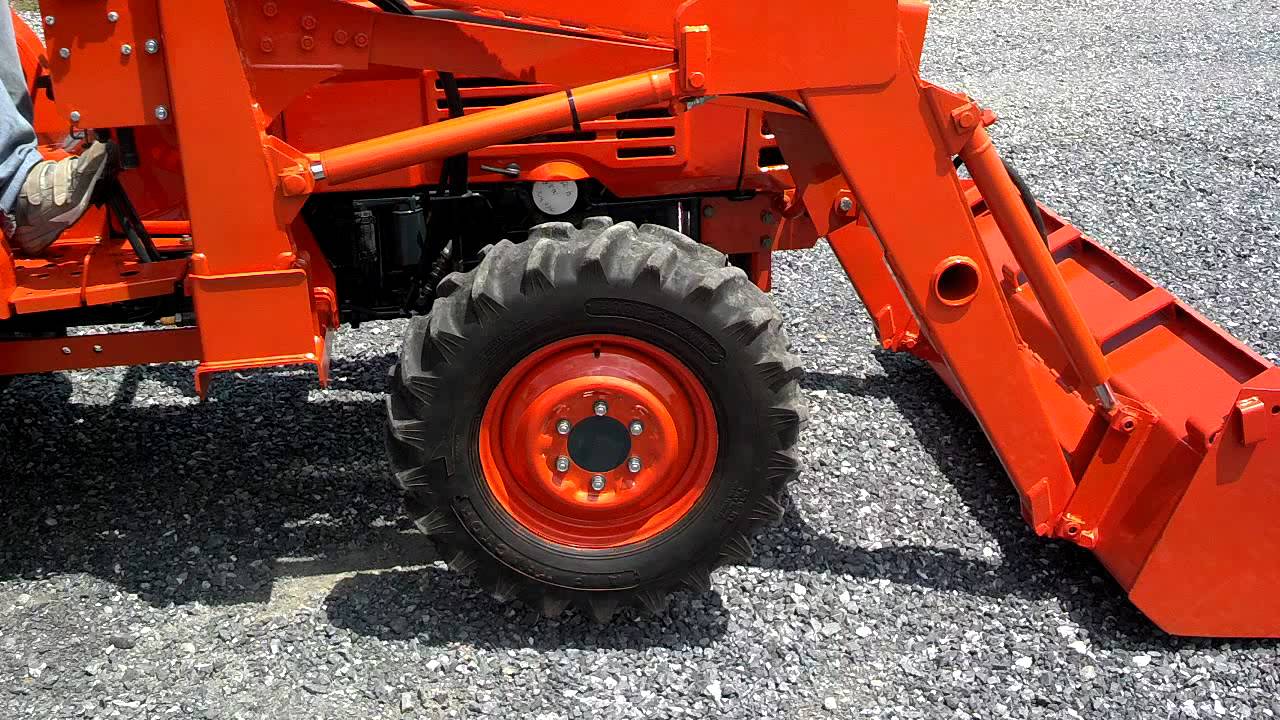 L3250 Kubota tractor with loaded - YouTube