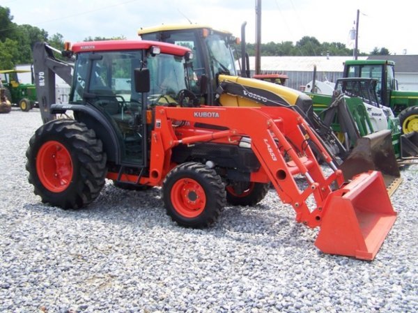 115: 2004 Kubota L5030 4x4 Tractor with Cab and Loader : Lot 115