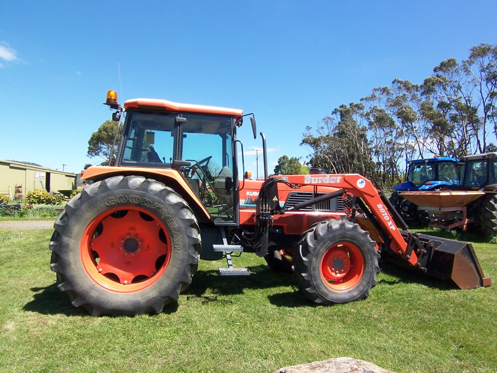 2002 KUBOTA M120 for sale | Trade Earthmovers, Australia