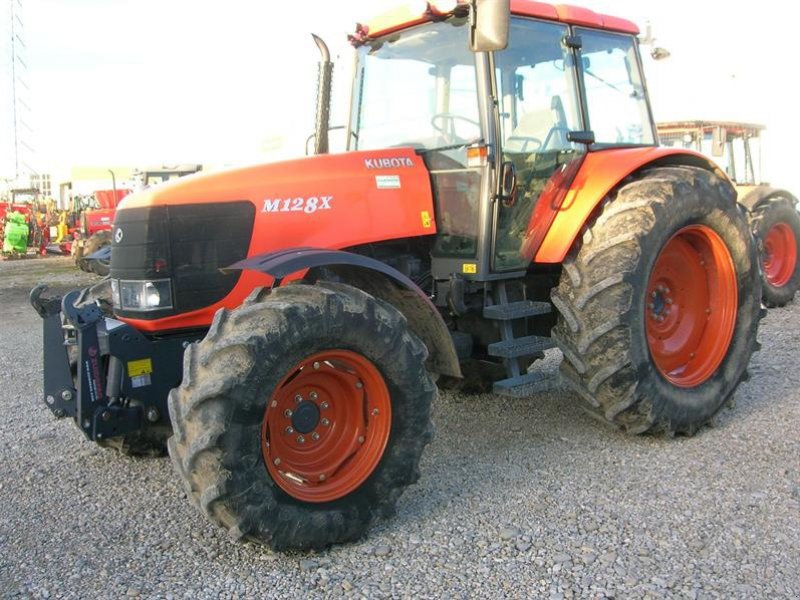 Kubota M128X Tractor - technikboerse.com