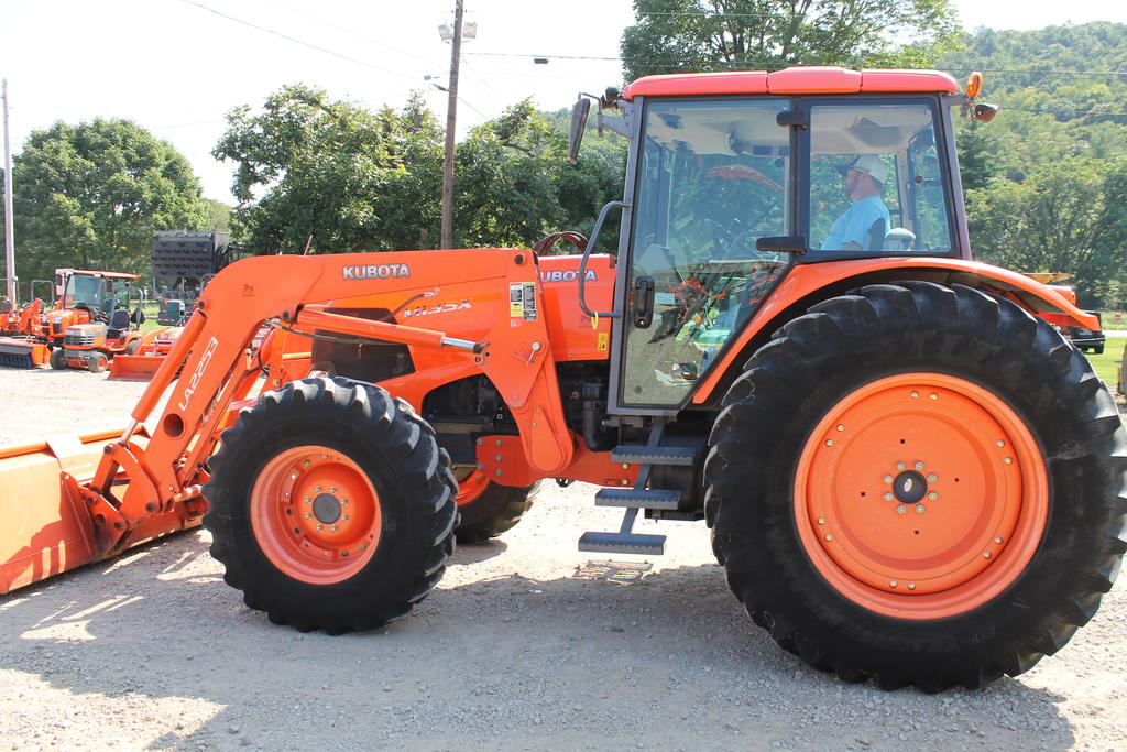 kubota m135x tractor w la2253 loader 2011 kubota m135x tractor w ...