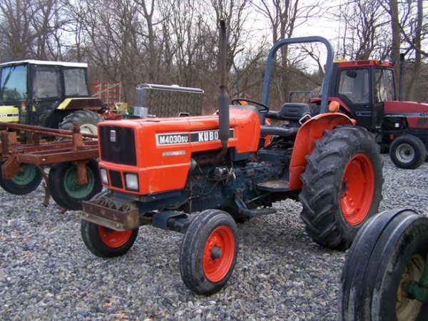 522: Kubota M4030SU Utility Special Tractor : Lot 522