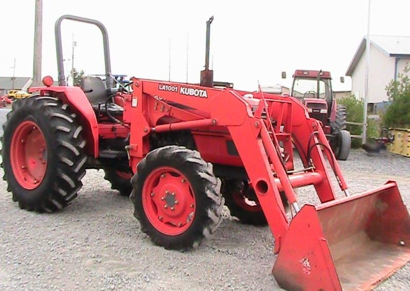 Kubota M4700 Tractor Utility Special LA1001 Loader 4x4