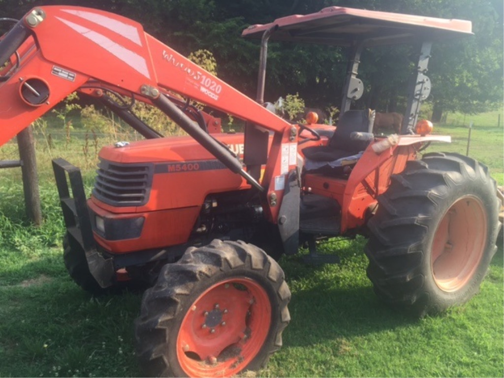 Kubota m5400 4wd with woods 1020 loader and bucket