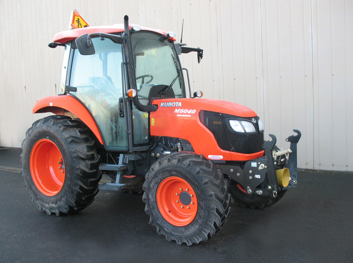Kubota M6040 tractor / MX TECHNIC 40.5 loader, MX R16 front linkage