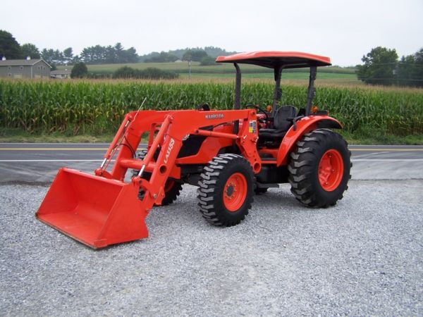 126: Kubota M6040 4x4 Tractor with LA 1153 Loader : Lot 126