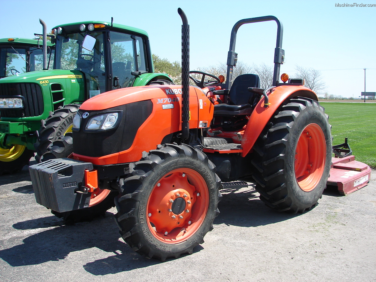 Kubota M7040 Tractors - Utility (40-100hp) - John Deere MachineFinder