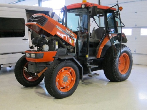 ... kubota m8200 farm tractor for sale 2004 kubota m8200 tractor for $