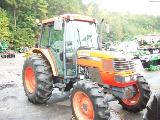 Kubota M8200 Tractors - Utility (40-100hp) - John Deere MachineFinder
