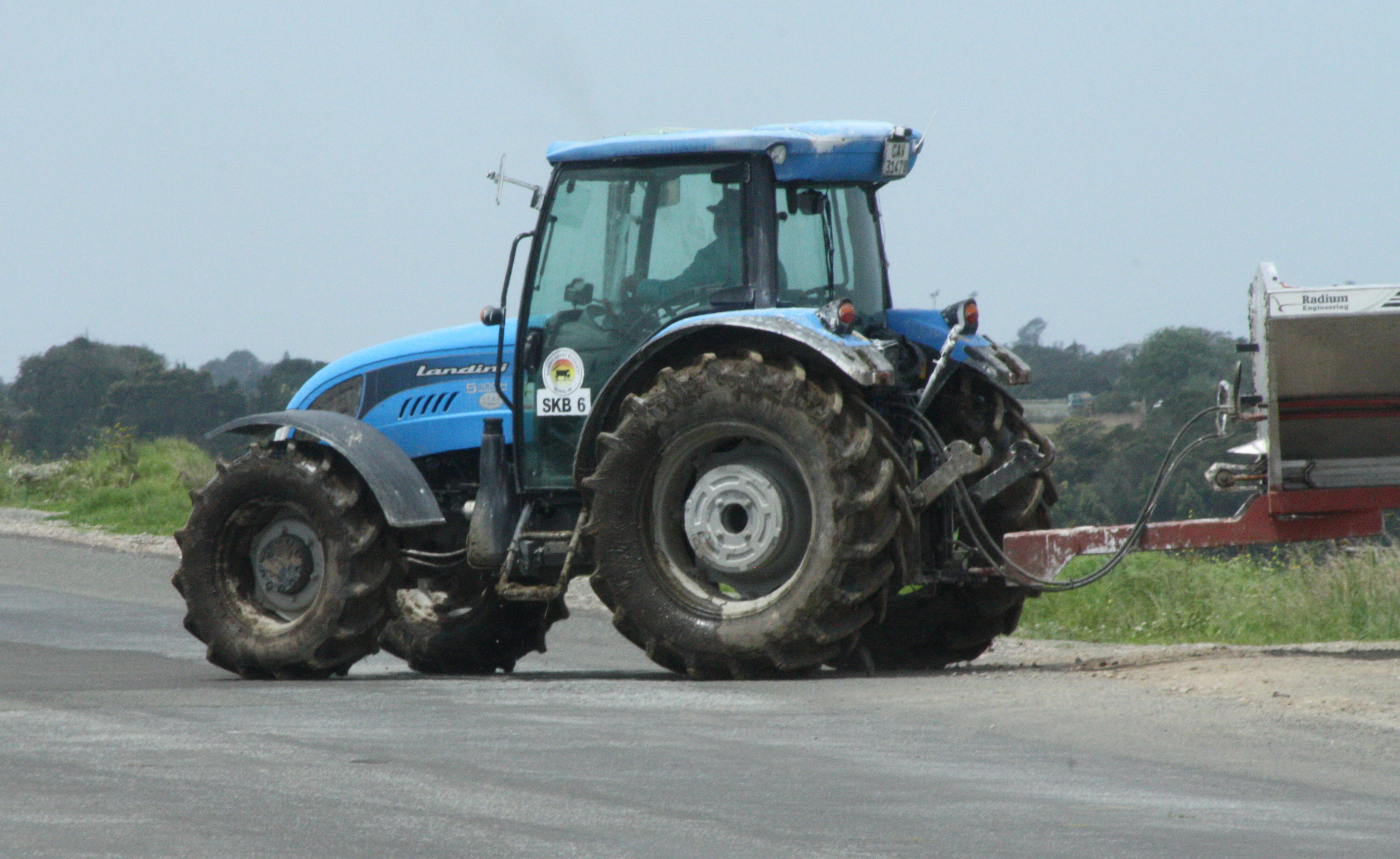 File:Landini 5-100H tractor (15597399487).jpg - Wikimedia Commons