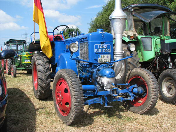 Fahrzeugseiten.de - Traktoren - Lanz HR8 - D9500, D9506, D9511, D9531 ...