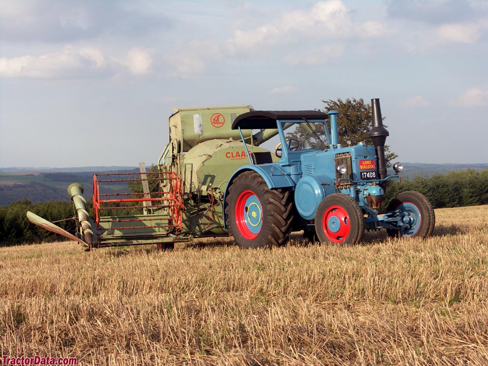 Lanz D9511 with Claas combine. Photo courtesy of Nico Roeder