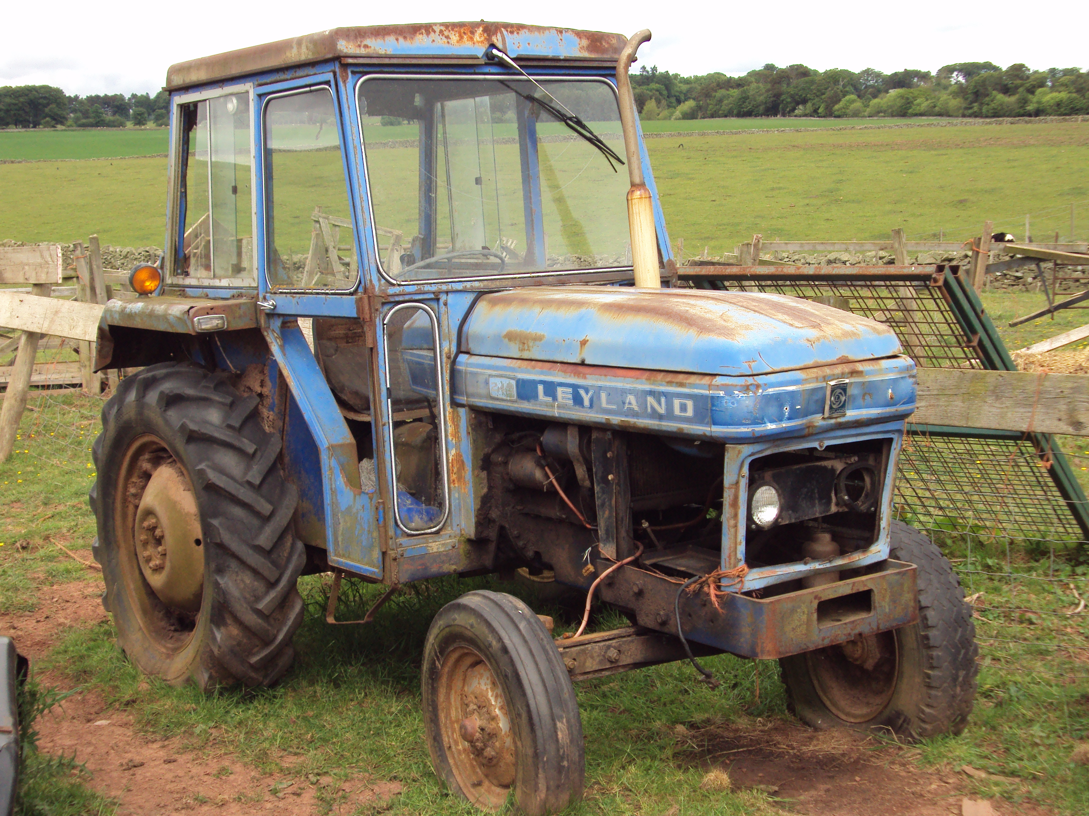 Leyland 245 - Tractor & Construction Plant Wiki - The classic vehicle ...