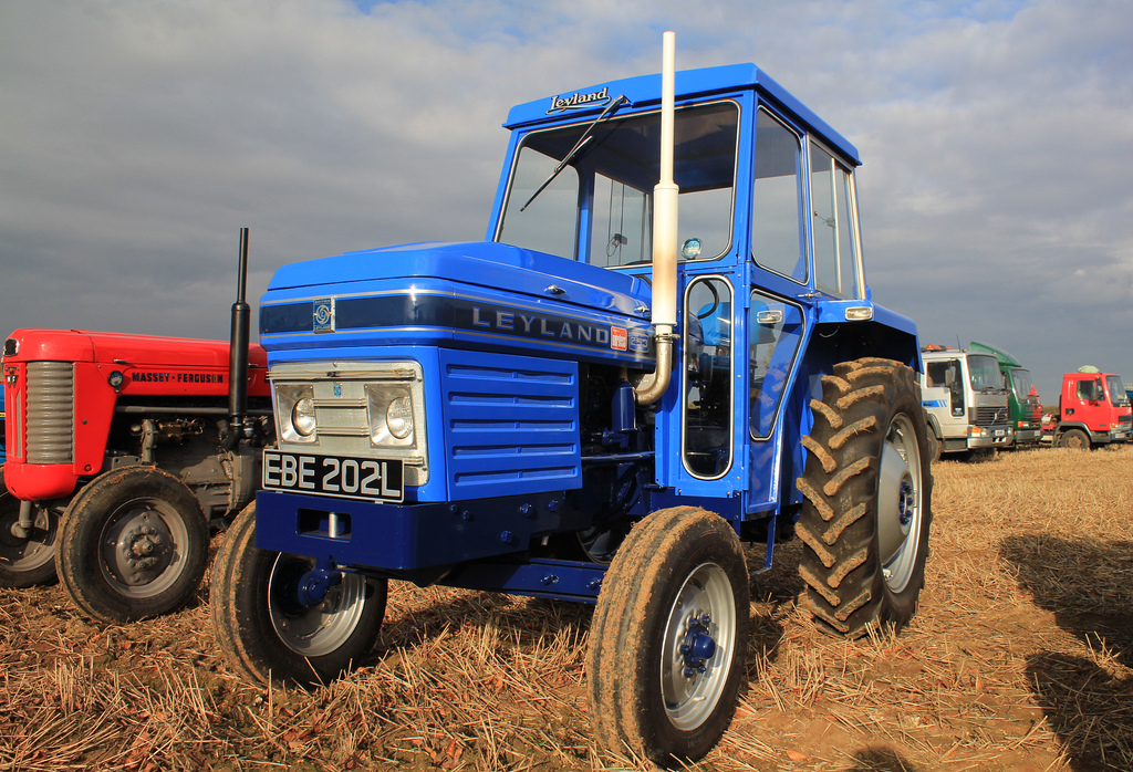 Leyland 253. | Saw this Leyland 253 tractor at the Barton up ...