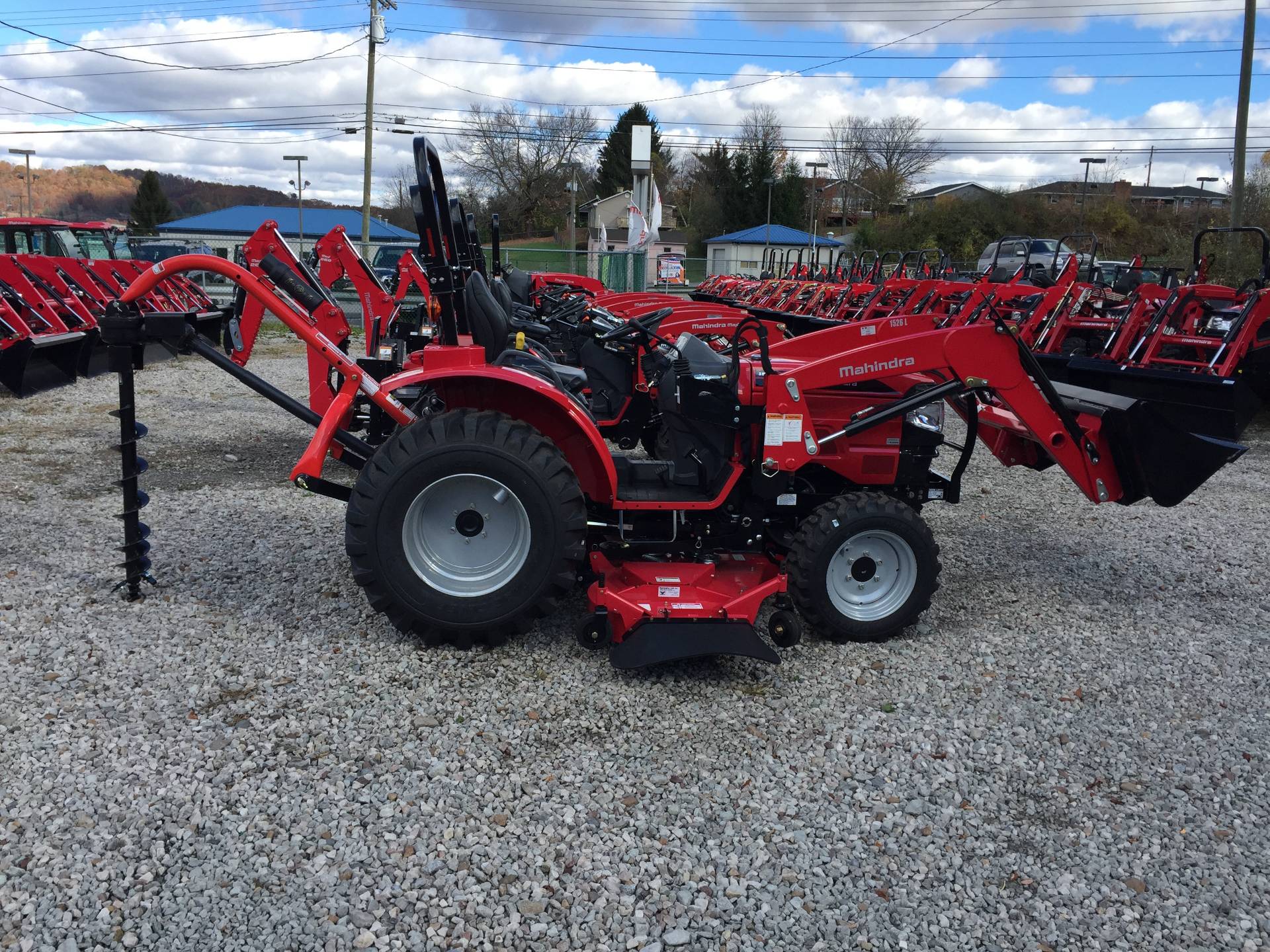 New 2016 Mahindra 1526 4WD HST Tractors in Beckley, WV