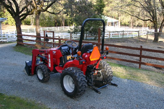Mahindra 2216 HST Review by Mark Flynn - TractorByNet.com