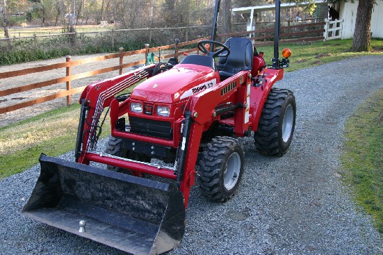 Mahindra 2216 HST Review by Mark Flynn - TractorByNet.com