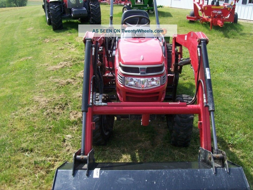 2011 Mahindra 2516 4x4 Tractor Tractors photo 2