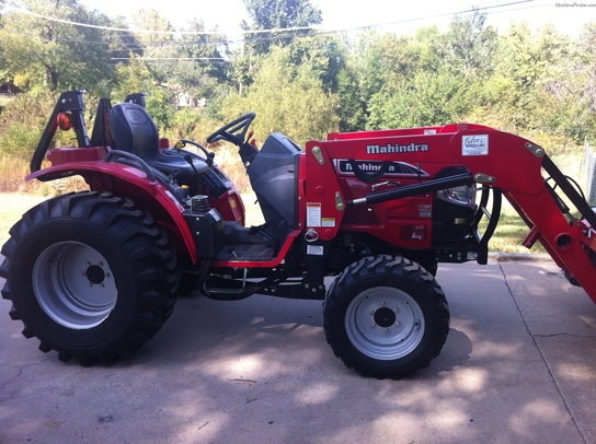 2014 MAHINDRA 3016 4WD TRACTOR WITH 5' ROTARY CUTTER AND 6' BOX BLADE ...