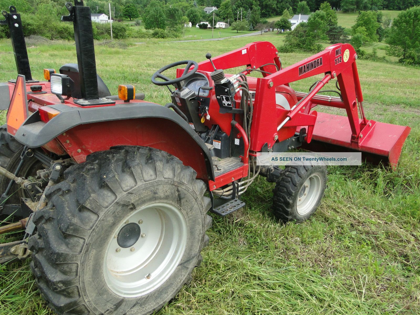 Mahindra 3510 4x4 Tractor With Loader, Only 275 Hours Tractors photo 2