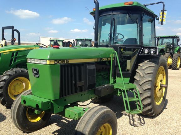 John Deere 3055 - Year: 1992 - Tractors - ID: E9CFB30B - Mascus USA
