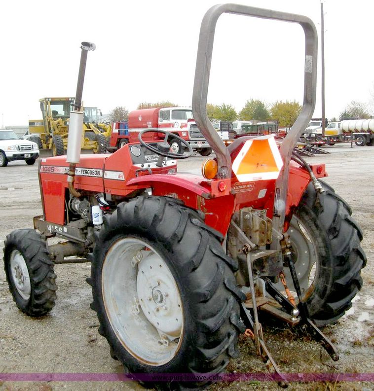 1989 Massey-Ferguson 1045 tractor | Item 6868 | SOLD! Novemb...