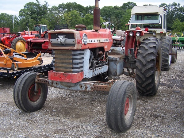 Massey Ferguson 1080 D. W. F. Tractor : Lot 3