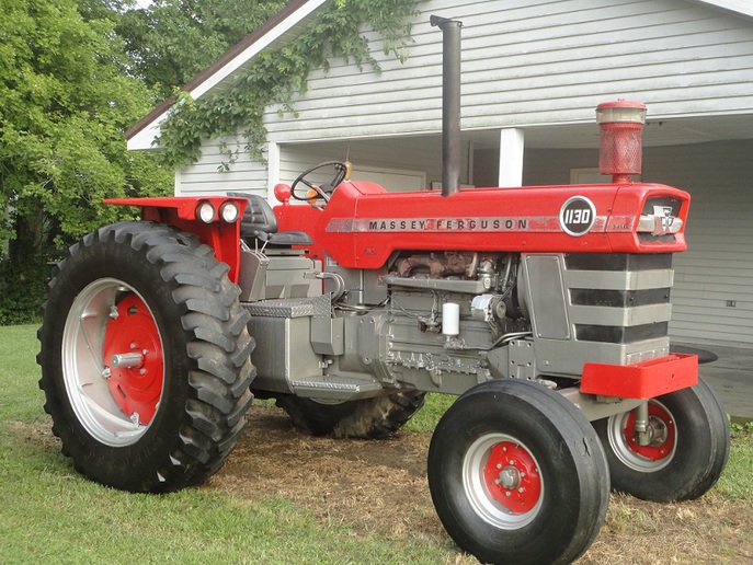 1970 Massey Ferguson 1130 (2012-07-31) - Tractor Shed
