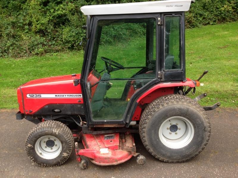 Back to results Home > Used Farm Machinery > 2002 MASSEY FERGUSON 1235