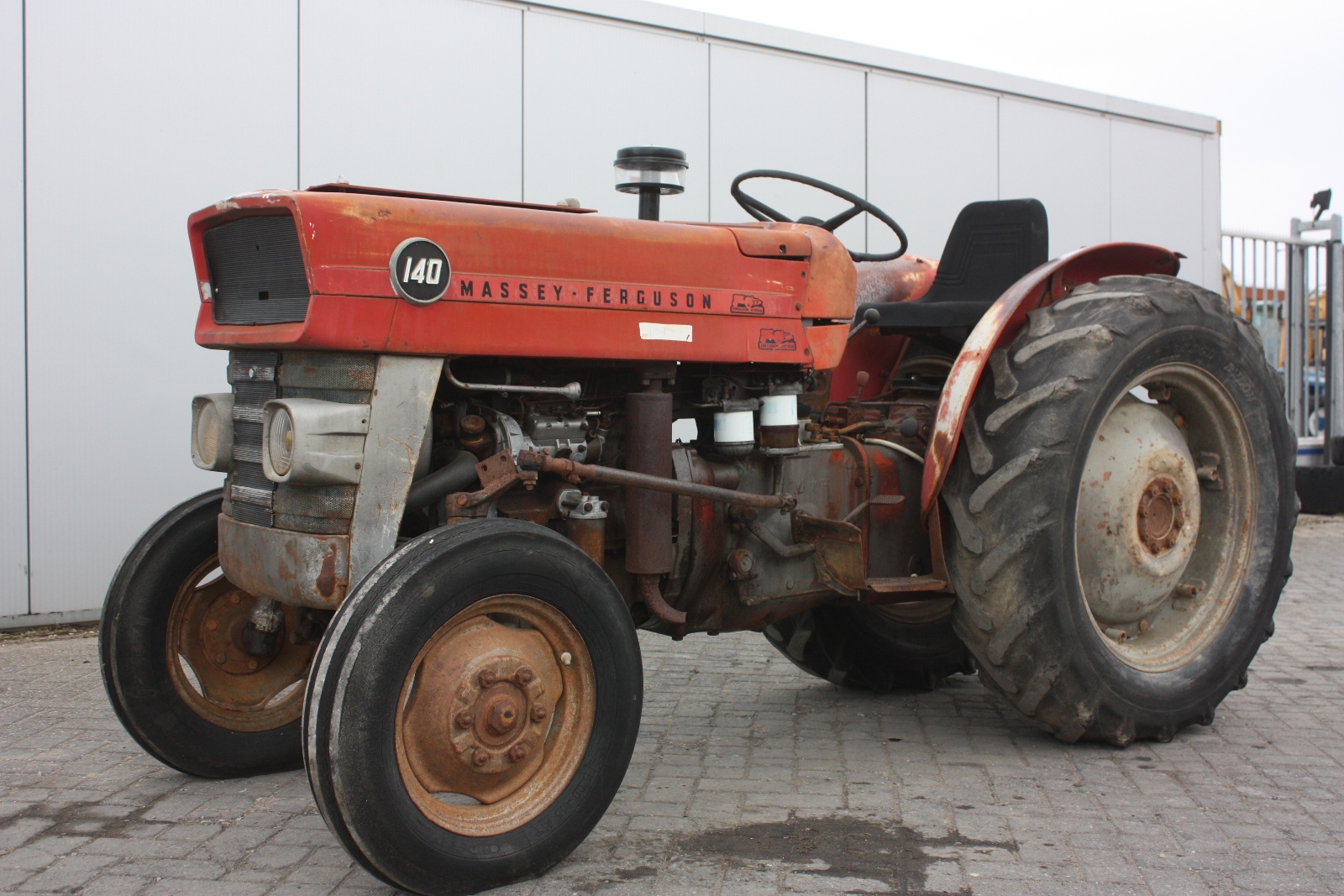 MASSEY FERGUSON 140V 1966 Vineyard tractor 1 Van Dijk Heavy Equipment