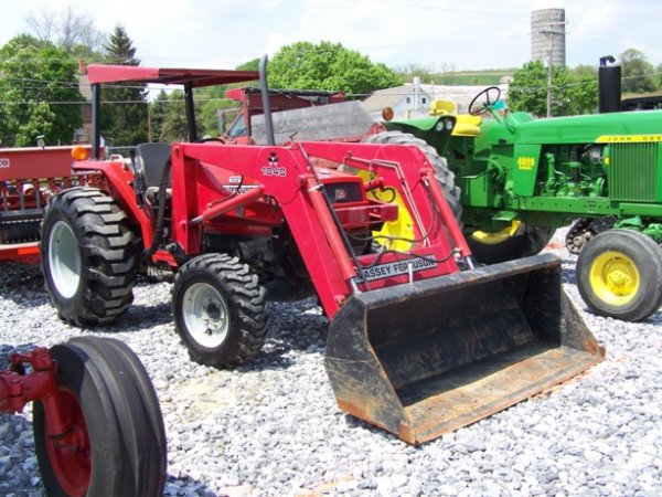 240: Massey Ferguson 1455 4x4 Compact Tractor with Load : Lot 240