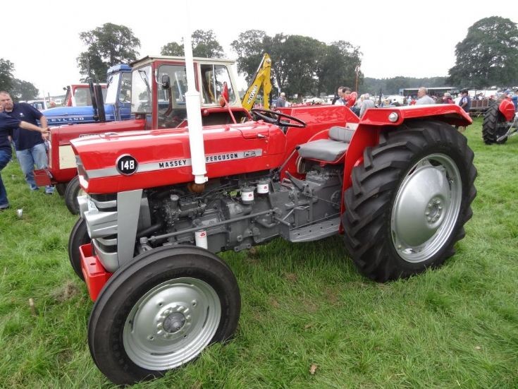 Tractor Photos - Photo of Massey Ferguson 148