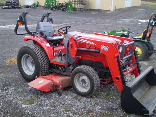 2011 Massey - Ferguson 1532 Tractors - Compact (1-40hp.) - John Deere ...