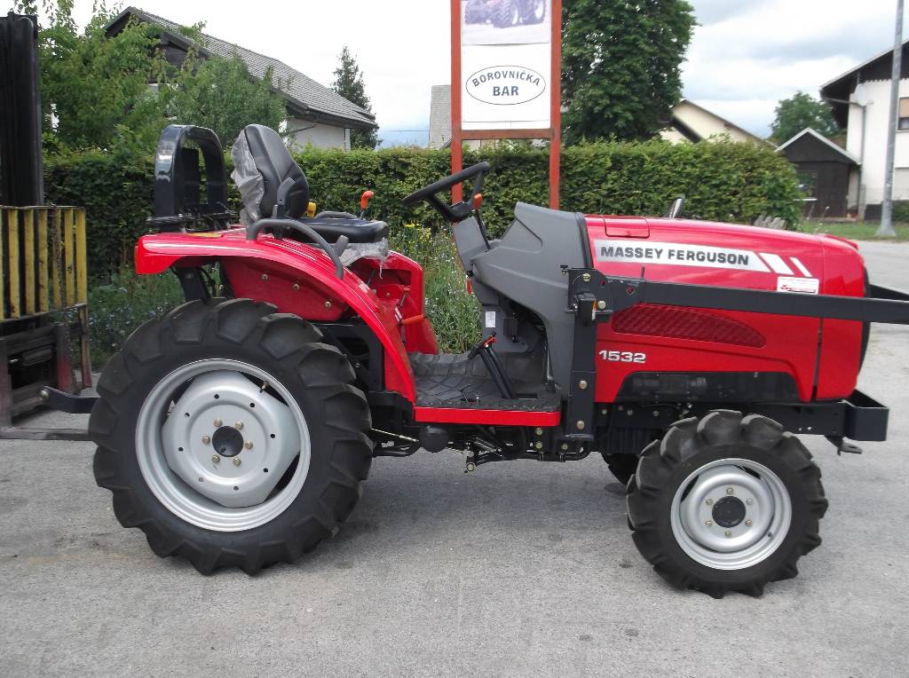 Massey Ferguson 1532 - Year: 2013 - Tractors - ID: CD3F9FCE - Mascus ...