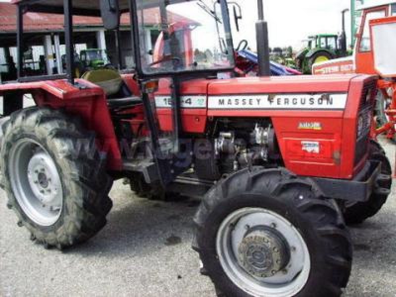 Massey Ferguson 154-4 Traktor - technikboerse.com