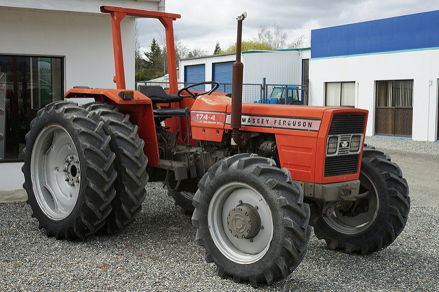Massey Ferguson 174-4 Tractor. | Flickr - Photo Sharing!