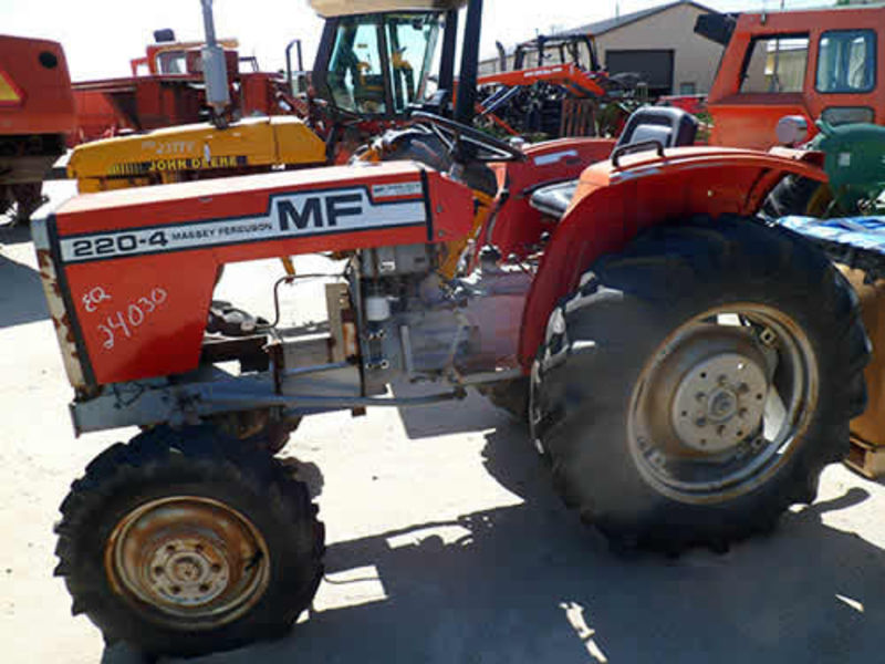 Massey-Ferguson 220-4 Dismantled Tractors for Sale | Fastline