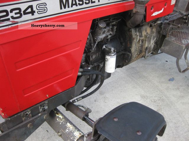 1984 Massey Ferguson 234S Agricultural vehicle Tractor photo 3