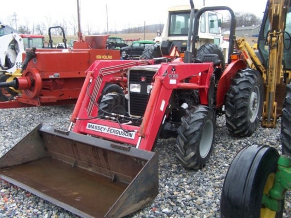 291: Massey Ferguson 243 Compact Tractor with Loader : Lot 291