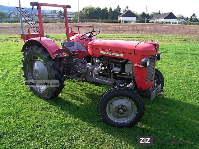 1962 Massey Ferguson MF 25 Agricultural vehicle Farmyard tractor photo ...