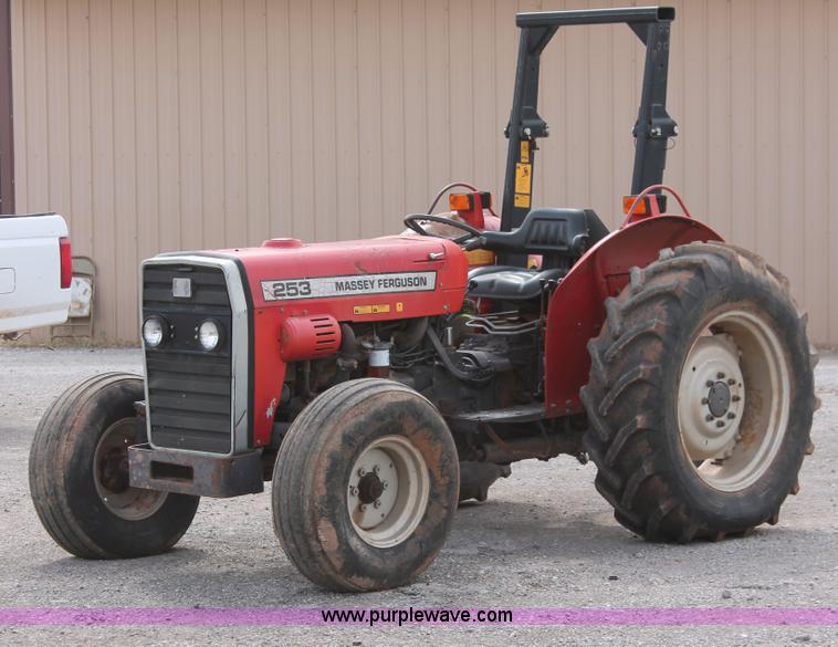 1995 Massey-Ferguson 253 tractor | no-reserve auction on Tuesday, June ...