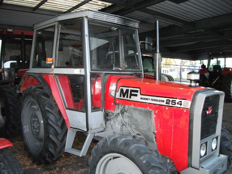 Traktor Massey Ferguson MF 254S - technikboerse.com