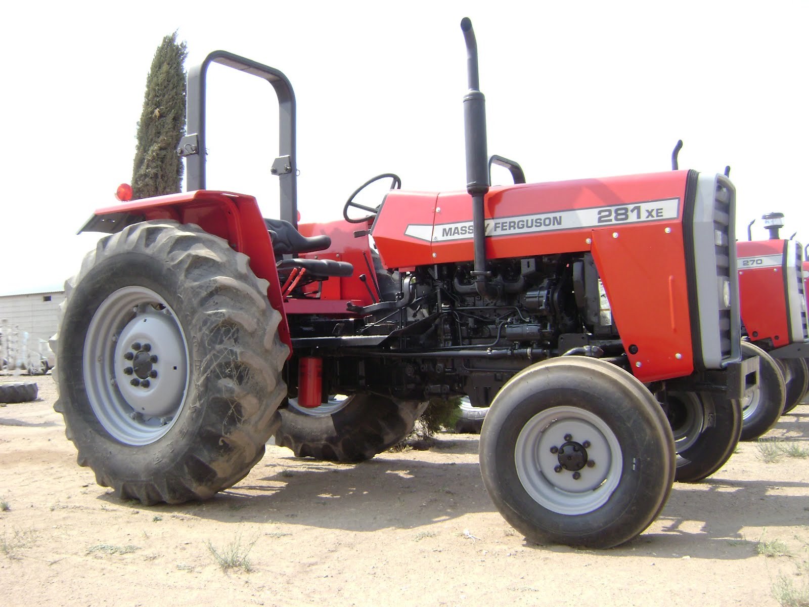 ... INDUSTRIAL: Tractor Massey Ferguson 281XE $13,500 Dlls. (VENDIDO