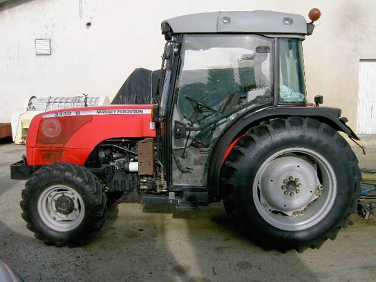 Tractor Massey Ferguson 3330 S - technikboerse.com