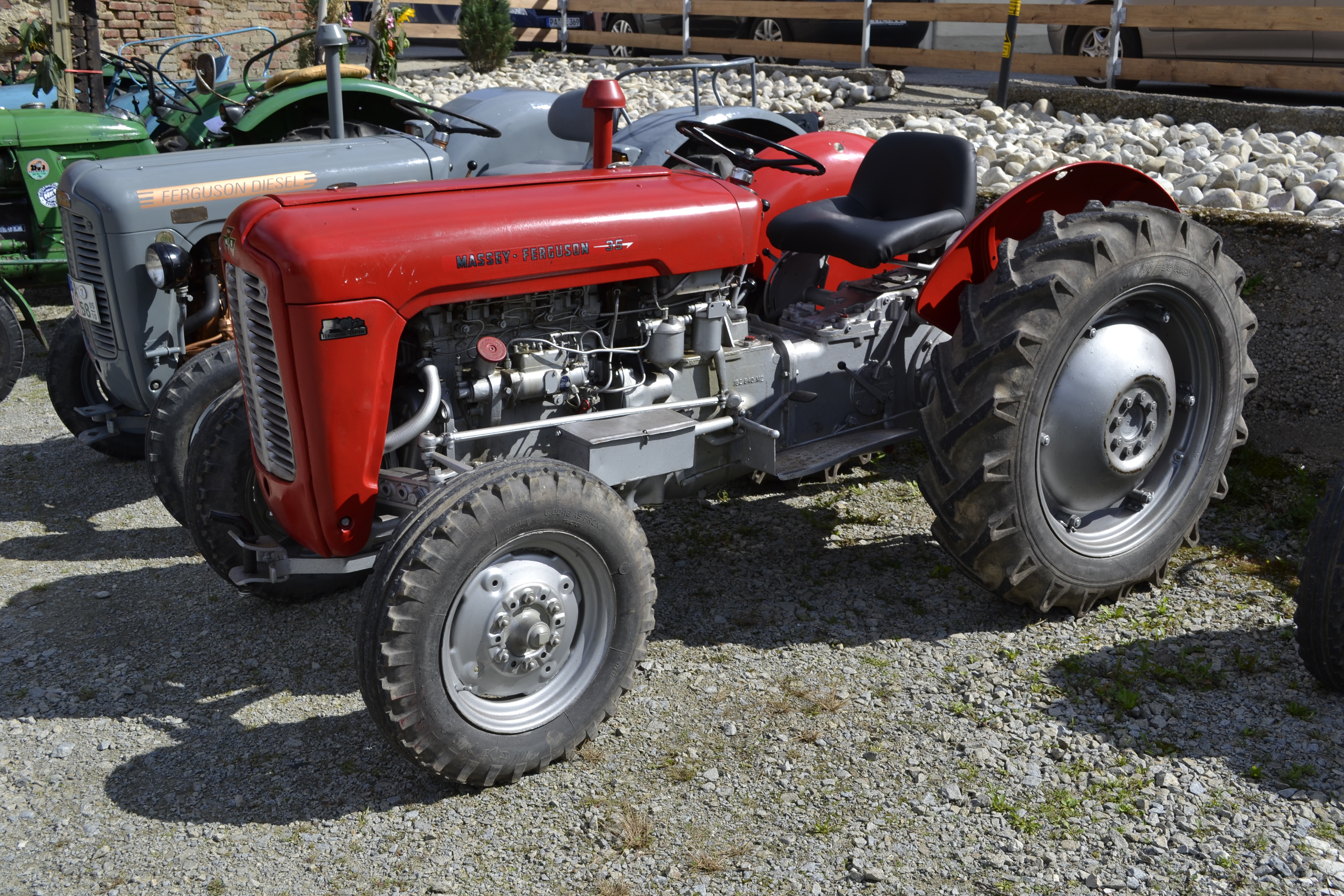 Description Massey Ferguson 35 tractor.JPG