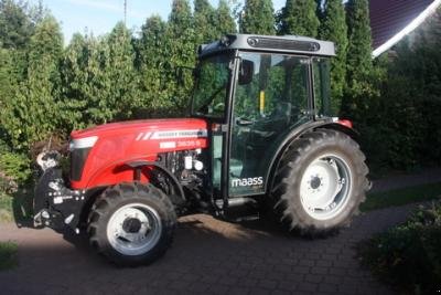 Vineyard tractor Massey Ferguson MF 3635-4 S - agraranzeiger.at - sold