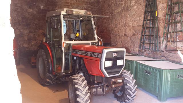 Traktor Massey Ferguson 374V Advantage