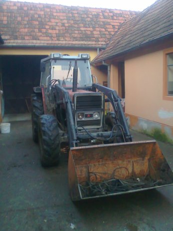Traktor Massey Ferguson 387