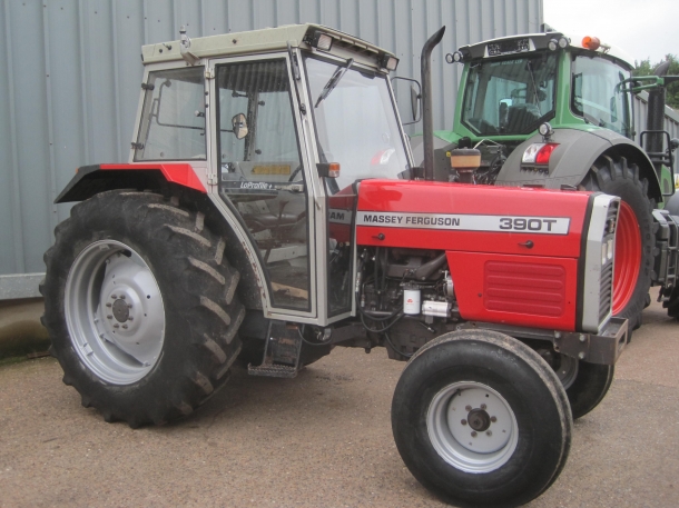 Massey Ferguson 390T, 1996, 3,760 hrs | Parris Tractors Ltd