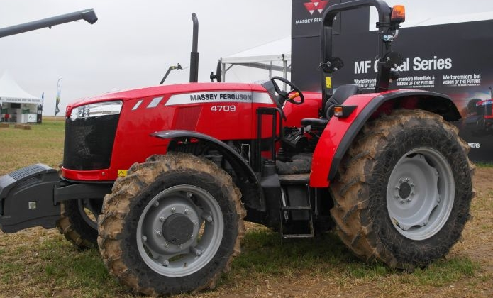 massey-ferguson-4709-tractor
